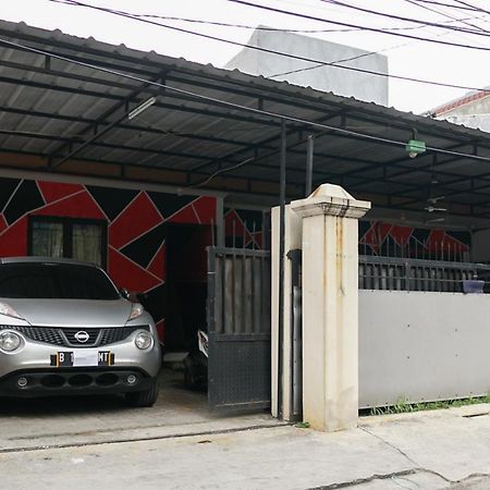 Cosmo Tanjung Duren Mitra Reddoorz Jakarta Exterior photo